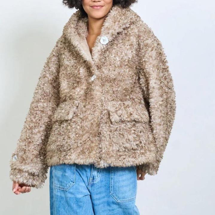 Giaccone Teddy in Peluche Effetto Avvolgente con Cappuccio e Bottoni Oversize Stile Casual Inverno 100% Poliestere Comfort e Versatilità