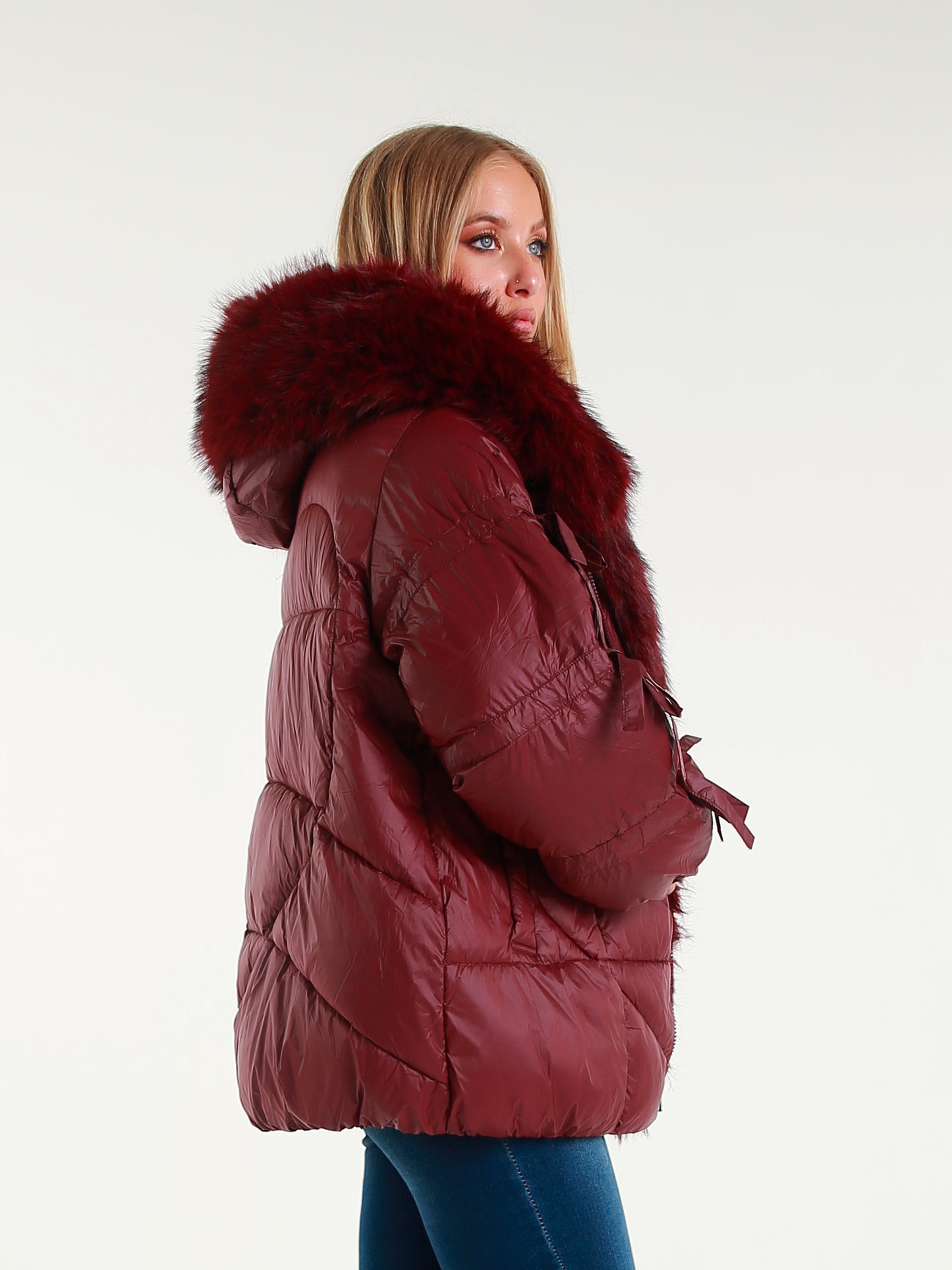 Women's down jacket with maxi faux fur hood