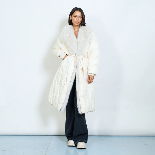 Piumino lungo donna con cintura e colletto in pelliccia – Sunnyday