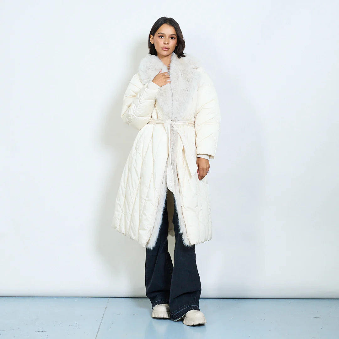 Piumino lungo donna con cintura e colletto in pelliccia – Sunnyday