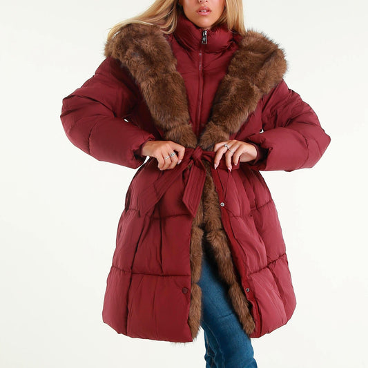Piumino Lungo con Cappuccio in Pelliccia Sintetica Elegante con Cintura per un Look Stiloso e Versatile per Inverno Comfort e Stile