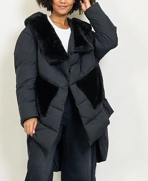 Women's beige down jacket with faux fur collar and contrasting pockets