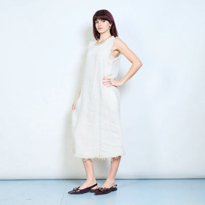 Abito midi smanicato in lino con bordi sfrangiati e tasche