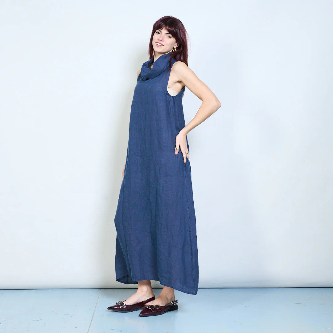 Abito lungo smanicato in lino con collo morbido e tasche
