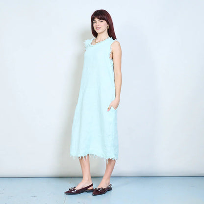 Abito midi smanicato in lino con bordi sfrangiati e tasche