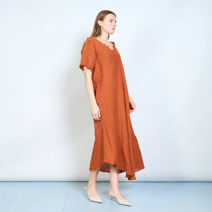 Abito lungo donna ampio con scollo rifinito e maniche corte