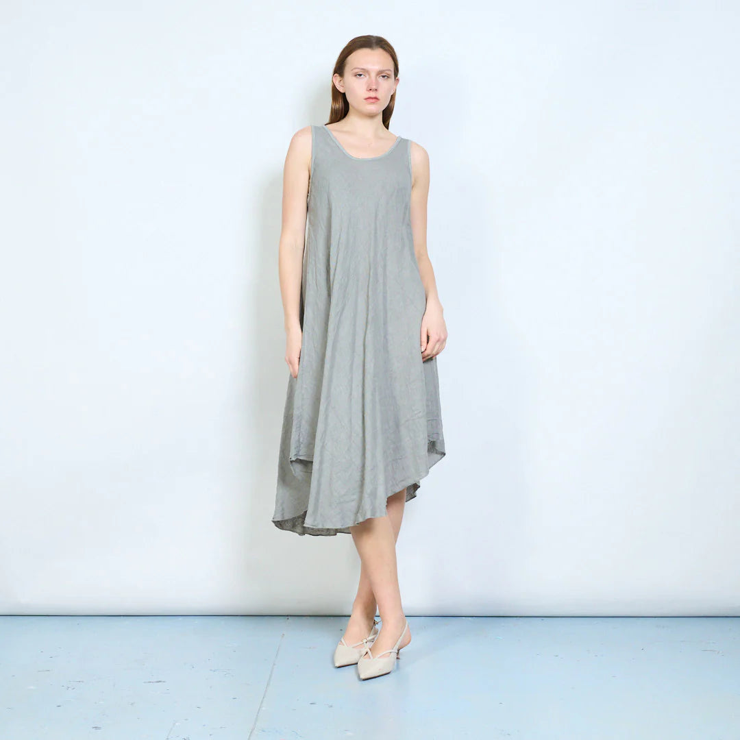 Abito midi donna senza maniche con orlo asimmetrico