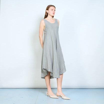 Abito midi donna senza maniche con orlo asimmetrico