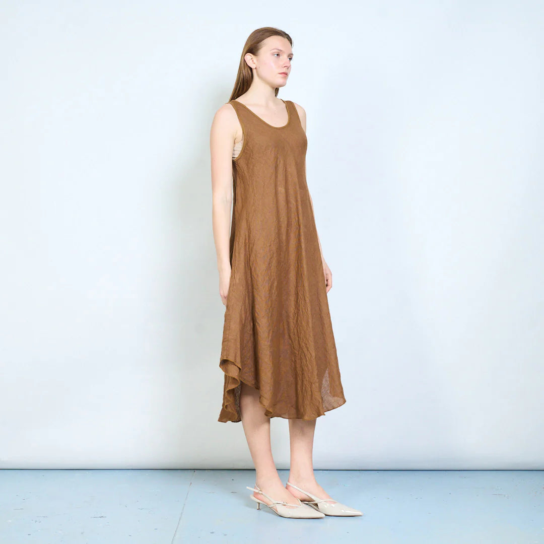 Abito midi donna senza maniche con orlo asimmetrico