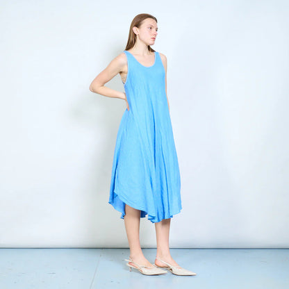 Abito midi donna senza maniche con orlo asimmetrico