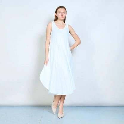 Abito midi donna senza maniche con orlo asimmetrico