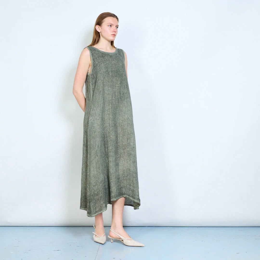 Abito lungo donna senza maniche con linea fluida