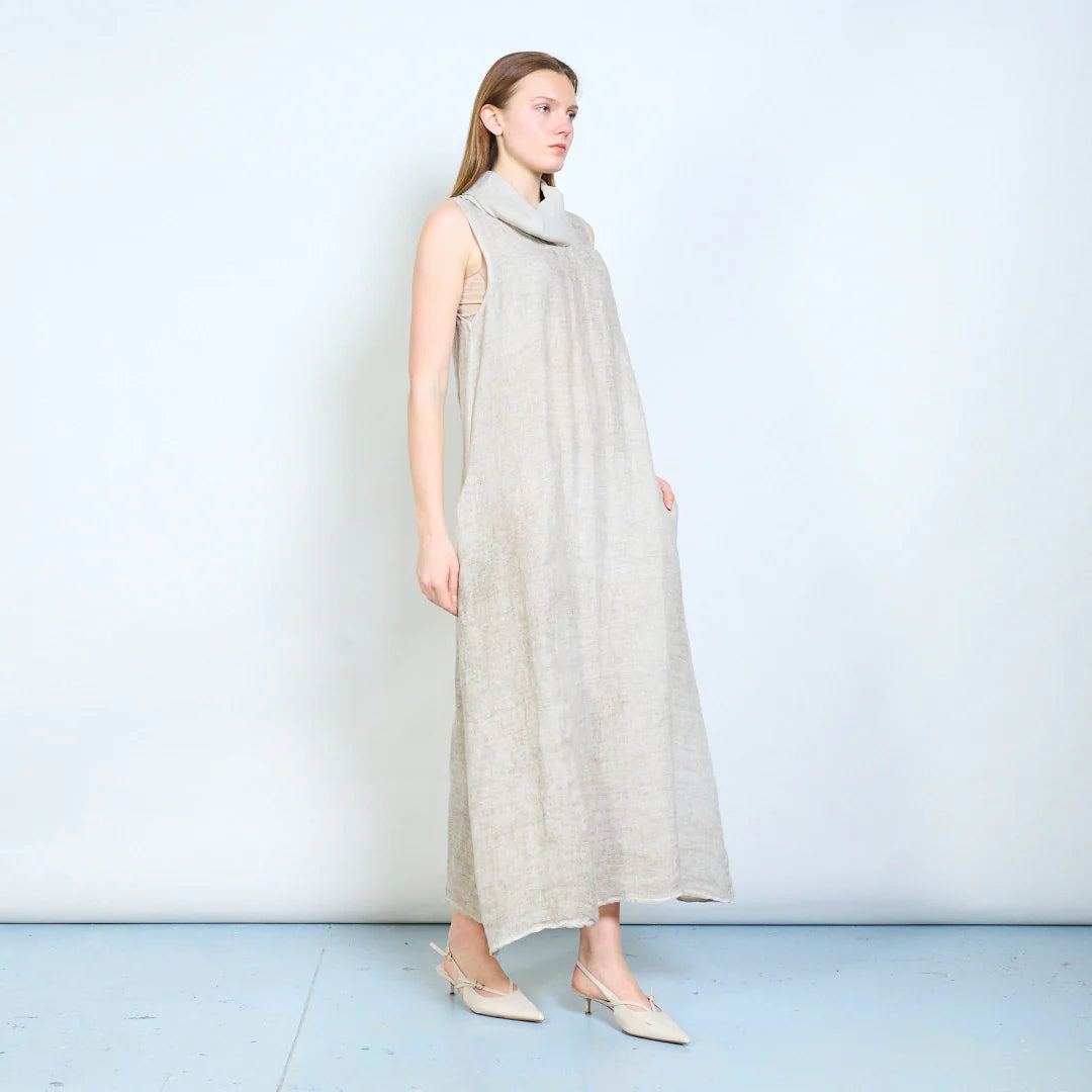 Abito lungo donna senza maniche con collo morbido