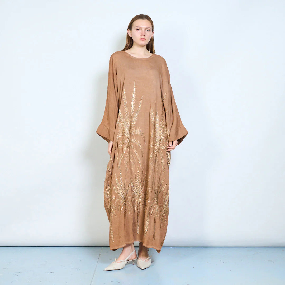 Abito lungo donna con ricami decorativi e maniche ampie