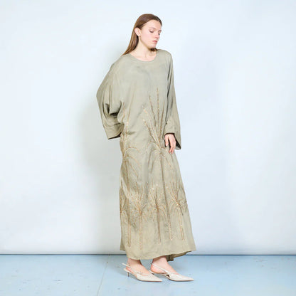 Abito lungo donna con ricami decorativi e maniche ampie