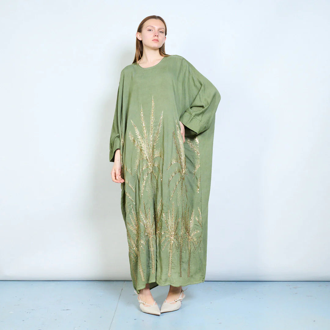 Abito lungo donna con ricami decorativi e maniche ampie