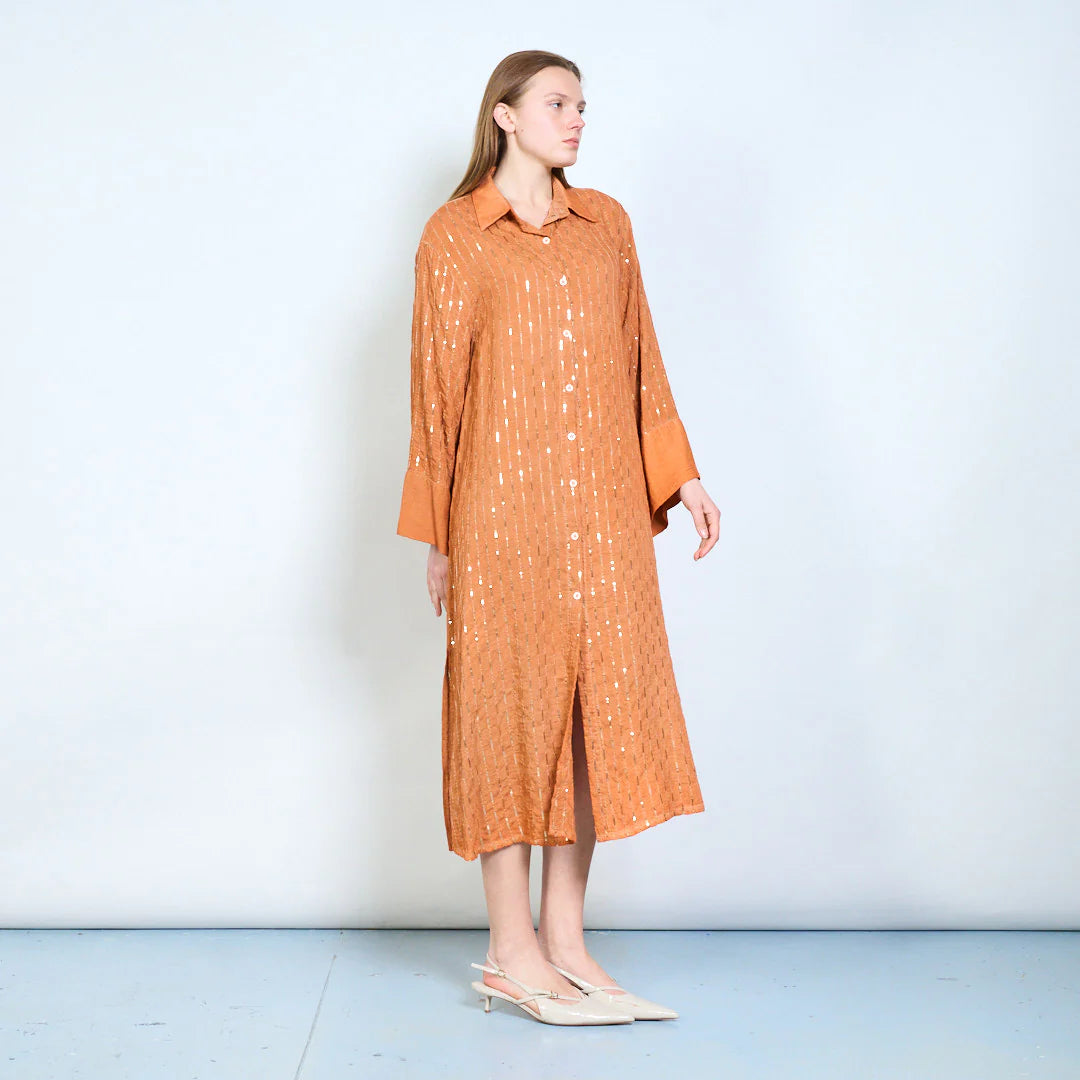 Abito chemisier midi con ricami decorativi e maniche ampie