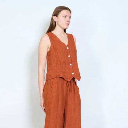 Gilet smanicato con scollo a V e bottoni frontali