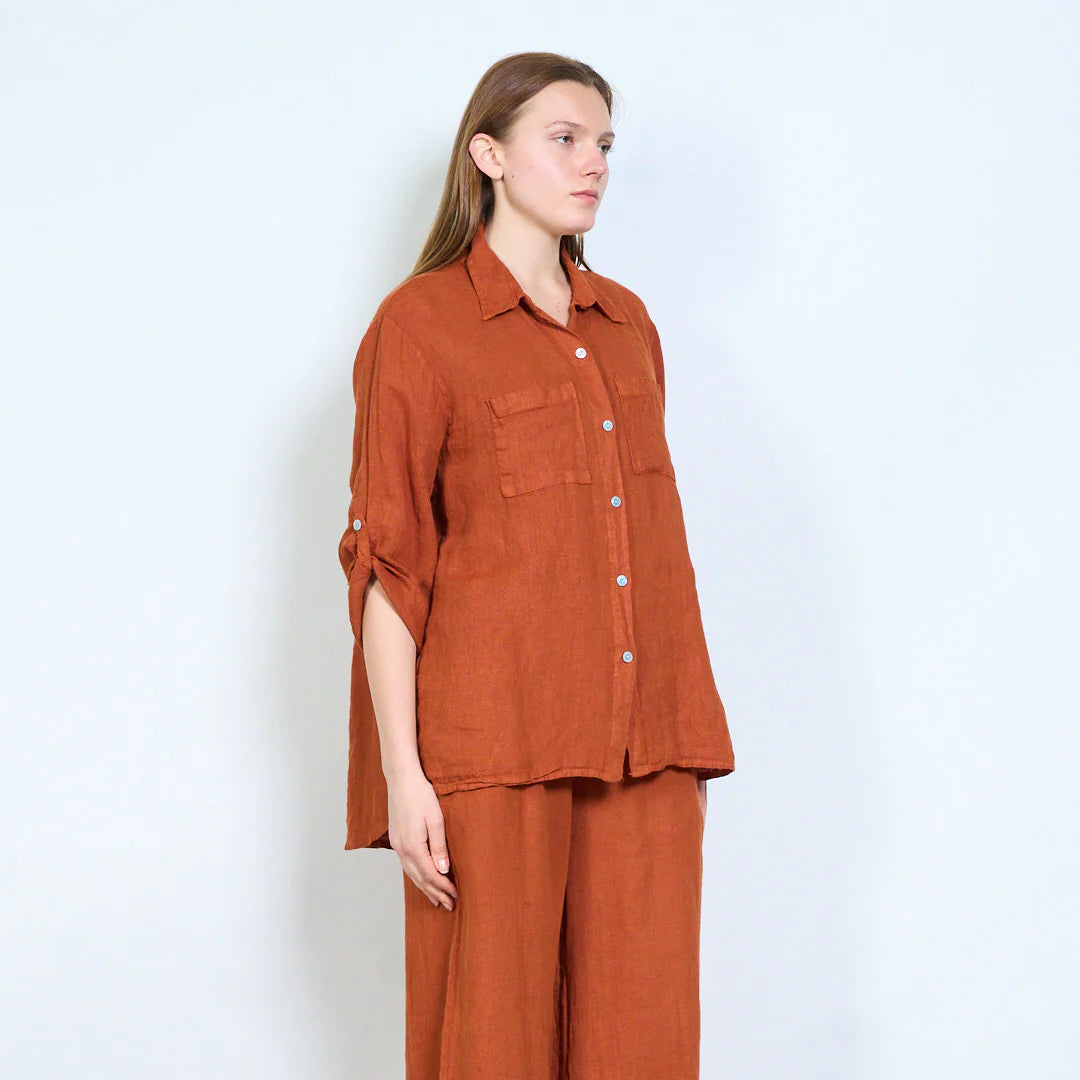 Camicia donna in lino con tasche frontali e maniche regolabili