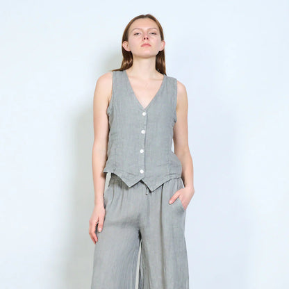 Gilet smanicato con scollo a V e bottoni frontali