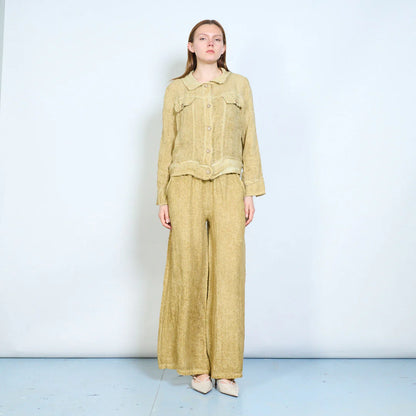 Giacca corta in tessuto naturale con colletto e tasche applicate