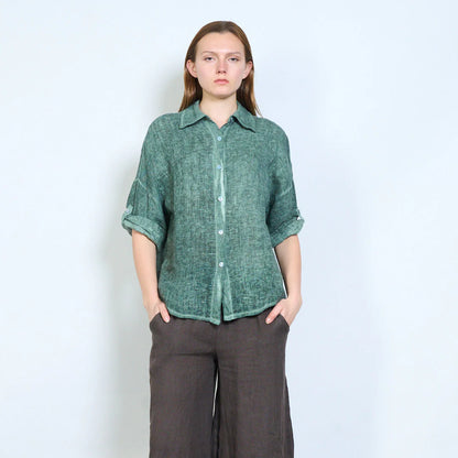 Camicia donna in lino con maniche arrotolabili e linea morbida