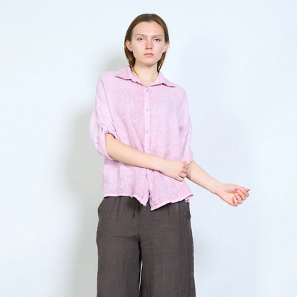 Camicia donna in lino con maniche arrotolabili e linea morbida