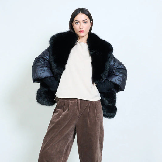 Piumino corto donna con inserti in pelliccia sintetica – Sunnyday