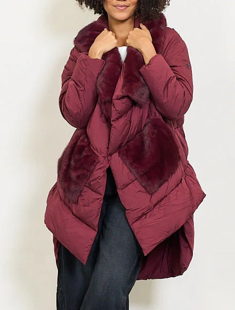 Women's beige down jacket with faux fur collar and contrasting pockets